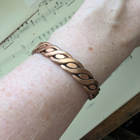 Elegant Copper Bracelet for Women - Picture 1 of 5